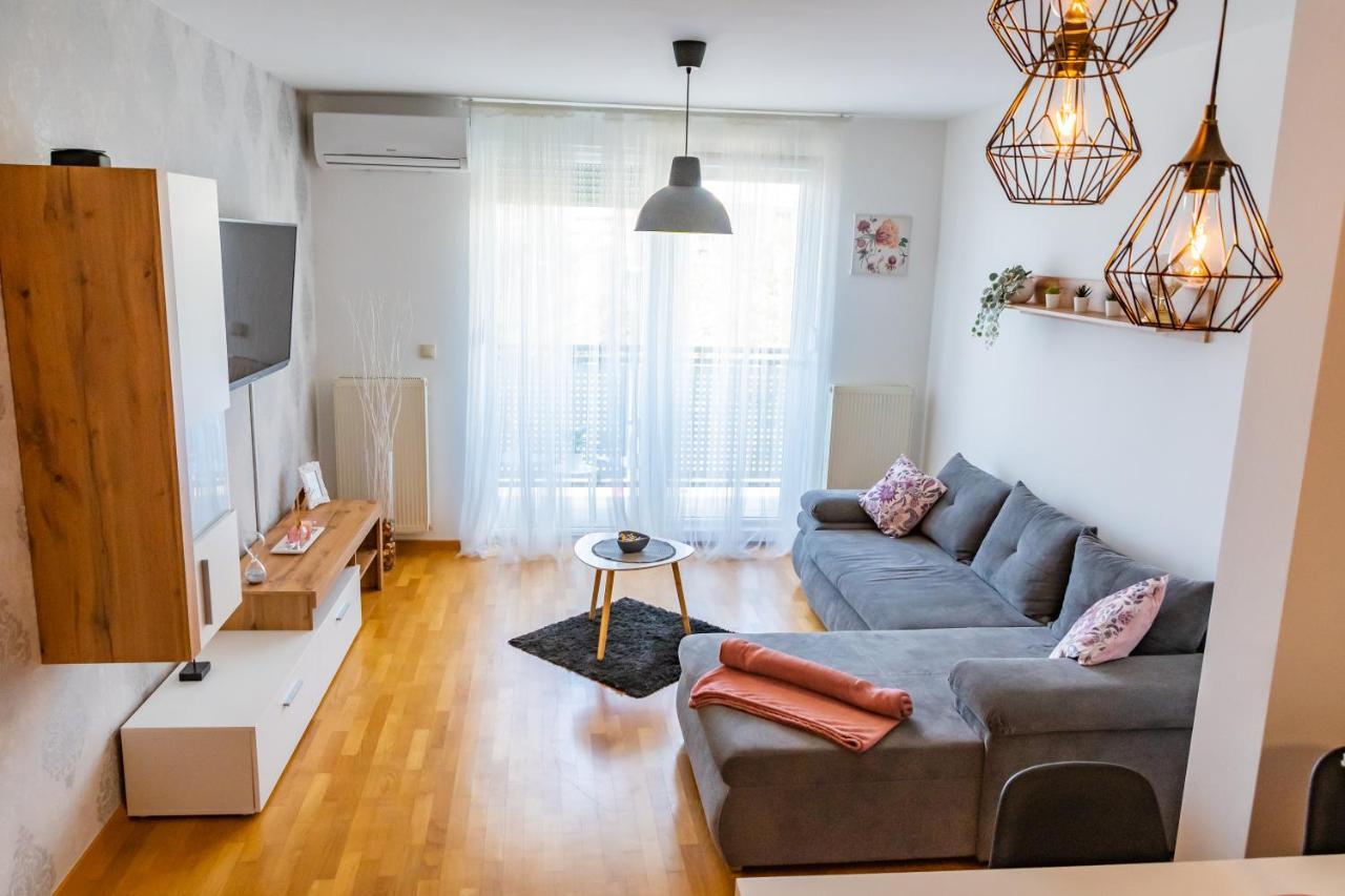 Апартаменты Brand New - Selfcheckins 24 - Zagreb - Garage - Loggia - New - Luxury Экстерьер фото