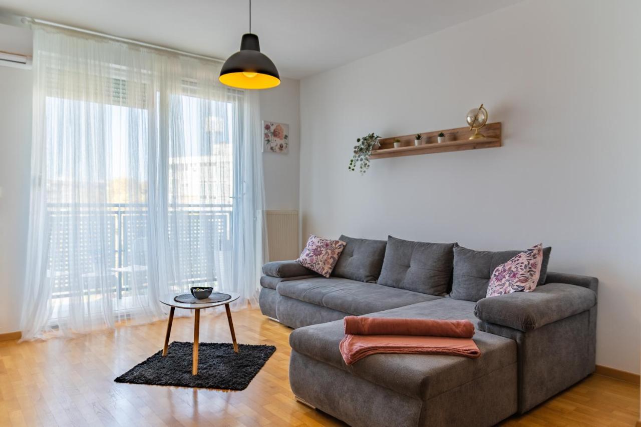 Апартаменты Brand New - Selfcheckins 24 - Zagreb - Garage - Loggia - New - Luxury Экстерьер фото