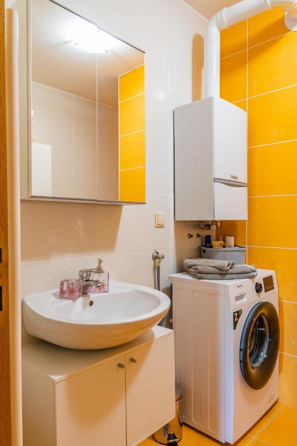 Апартаменты Brand New - Selfcheckins 24 - Zagreb - Garage - Loggia - New - Luxury Экстерьер фото