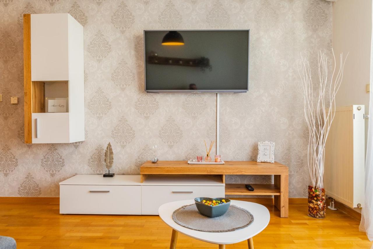 Апартаменты Brand New - Selfcheckins 24 - Zagreb - Garage - Loggia - New - Luxury Экстерьер фото